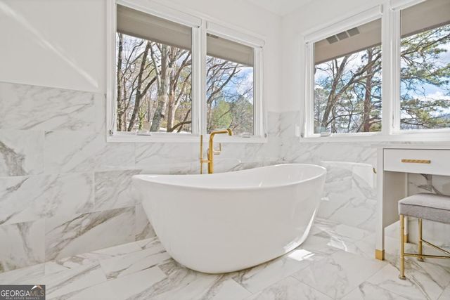 594 Hilltop Lane, Berkeley Lake, GA 30096