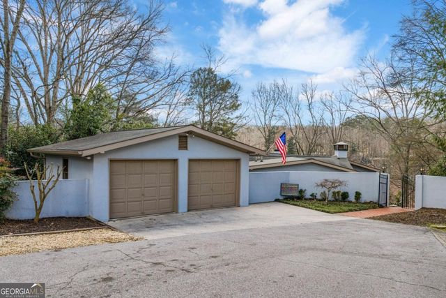 594 Hilltop Lane, Berkeley Lake, GA 30096
