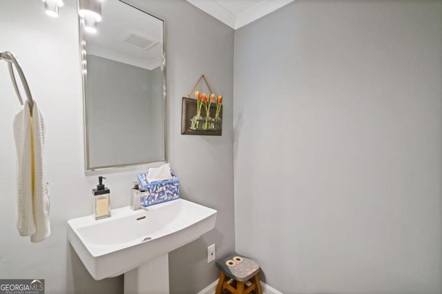 594 Hilltop Lane, Berkeley Lake, GA 30096
