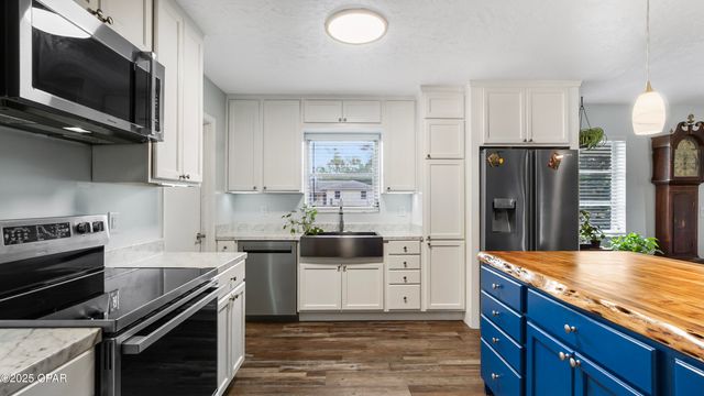 2094 Morven Street, Chipley, FL 32428