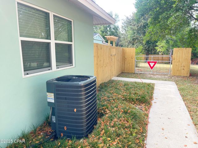 2094 Morven Street, Chipley, FL 32428