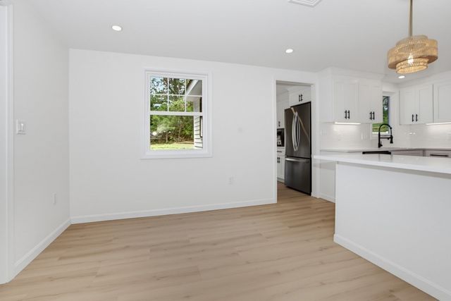 33 Cheryl Ln, Holliston, MA 01746