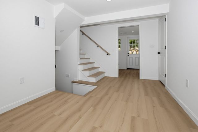 33 Cheryl Ln, Holliston, MA 01746