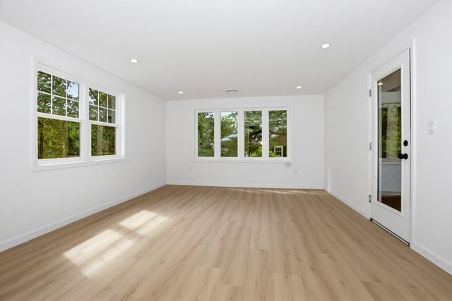 33 Cheryl Ln, Holliston, MA 01746