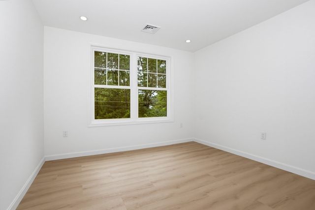 33 Cheryl Ln, Holliston, MA 01746