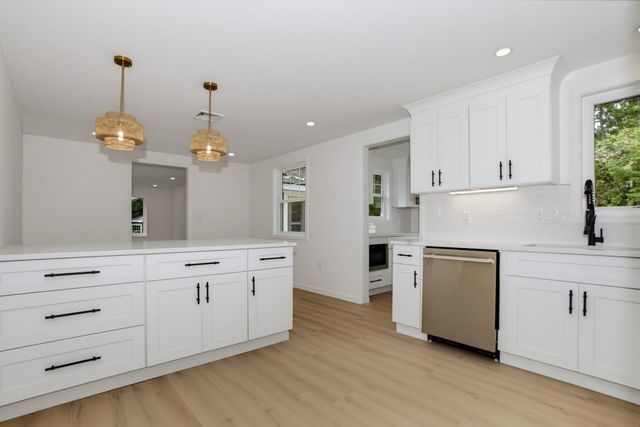 33 Cheryl Ln, Holliston, MA 01746