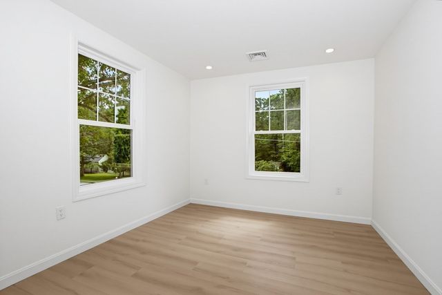 33 Cheryl Ln, Holliston, MA 01746