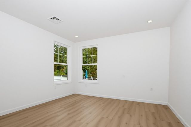 33 Cheryl Ln, Holliston, MA 01746