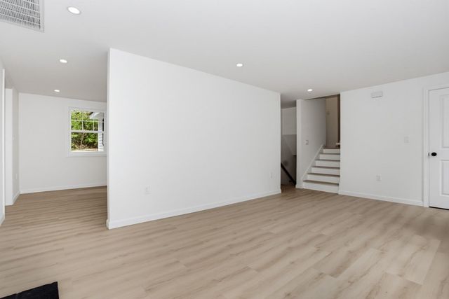 33 Cheryl Ln, Holliston, MA 01746