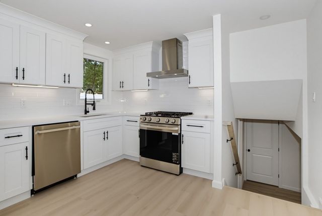 33 Cheryl Ln, Holliston, MA 01746