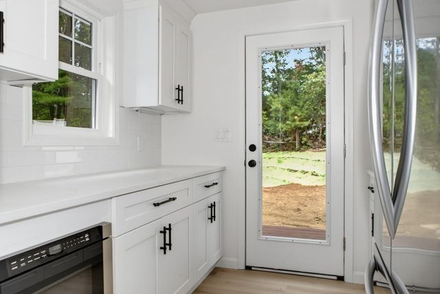 33 Cheryl Ln, Holliston, MA 01746