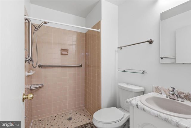 2122 STATUTE LN, Vienna, VA 22181