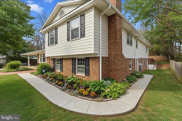 2122 STATUTE LN, Vienna, VA 22181