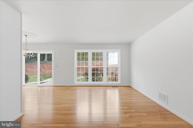 2122 STATUTE LN, Vienna, VA 22181