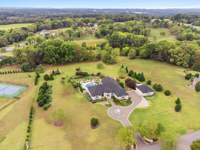 1598 Palmer Rd, Lebanon, TN 37090