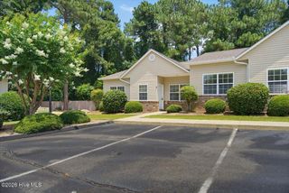 101 E Rhode Island Avenue M, Southern Pines, NC 28387