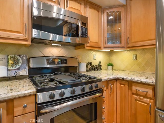 242 Spruce Court, Azusa, CA 91702