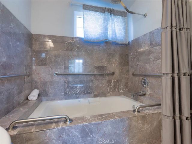 242 Spruce Court, Azusa, CA 91702