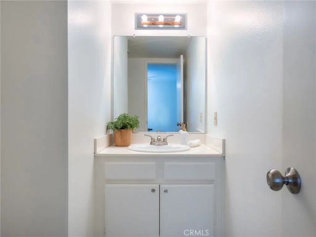 242 Spruce Court, Azusa, CA 91702