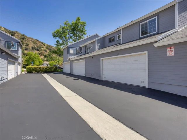 242 Spruce Court, Azusa, CA 91702