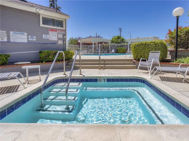 242 Spruce Court, Azusa, CA 91702