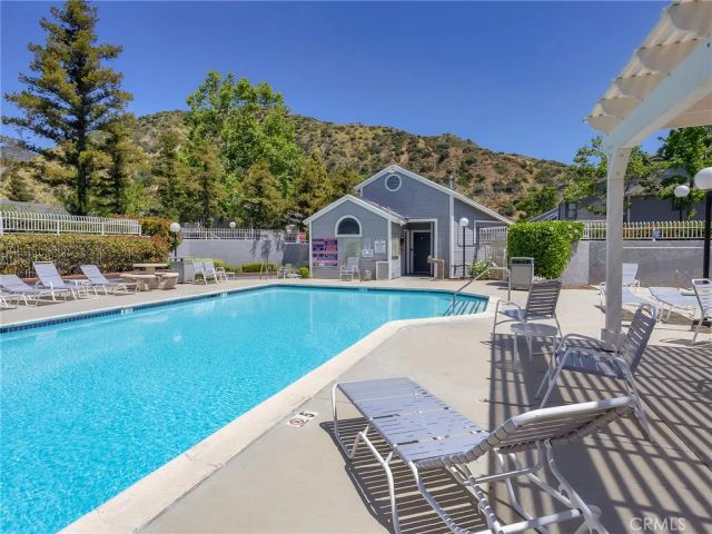 242 Spruce Court, Azusa, CA 91702