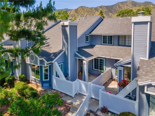 242 Spruce Court, Azusa, CA 91702