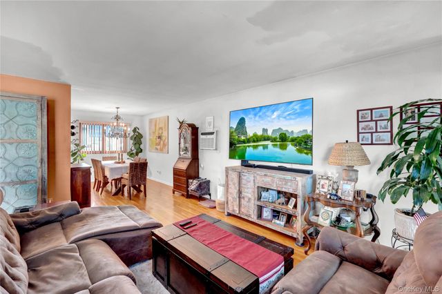 266 N Kentucky, Massapequa, NY 11758