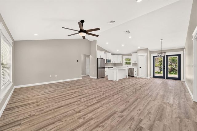 524 NW 1ST AVENUE, Williston, FL 32696