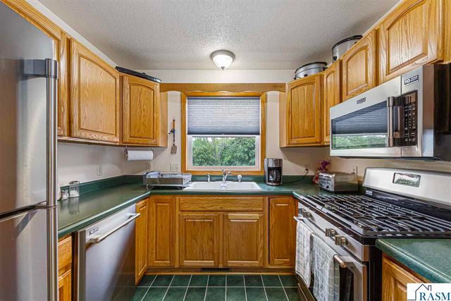308 Meadow Woods Drive, Mankato, MN 56001