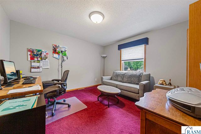 308 Meadow Woods Drive, Mankato, MN 56001