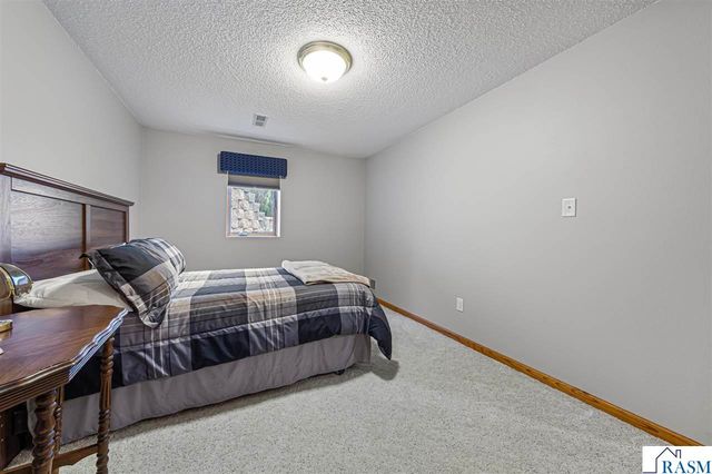 308 Meadow Woods Drive, Mankato, MN 56001