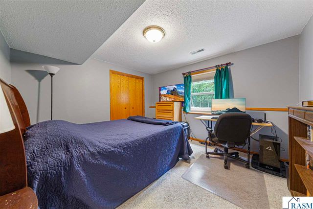 308 Meadow Woods Drive, Mankato, MN 56001
