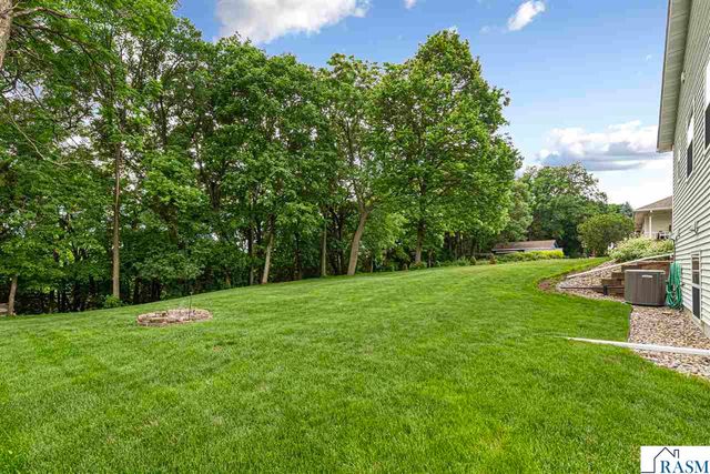 308 Meadow Woods Drive, Mankato, MN 56001