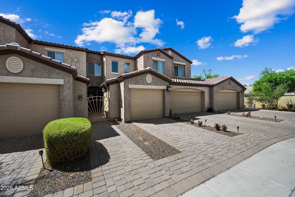 250 W Queen Creek Road Apt 221, Chandler, AZ 85248
