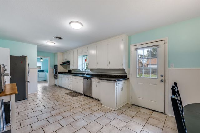 913 Ross Trail, Arlington, TX 76012