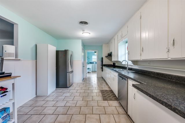 913 Ross Trail, Arlington, TX 76012