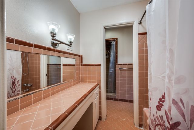 913 Ross Trail, Arlington, TX 76012