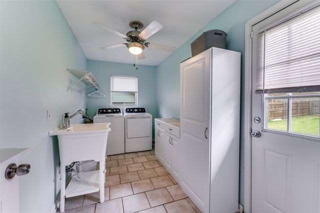 913 Ross Trail, Arlington, TX 76012