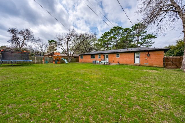 913 Ross Trail, Arlington, TX 76012