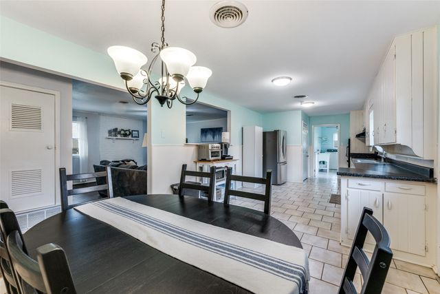 913 Ross Trail, Arlington, TX 76012