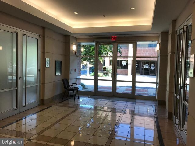 17B FIRSTFIELD RD #202, Gaithersburg, MD 20878