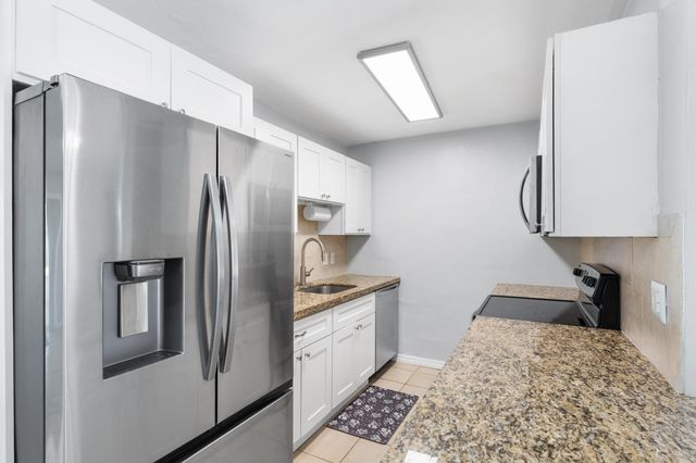 2105 Wellington Road, West Palm Beach, FL 33409