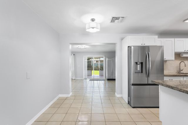2105 Wellington Road, West Palm Beach, FL 33409