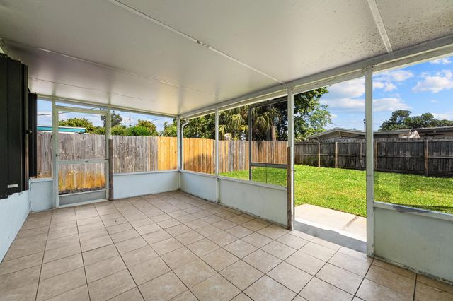 2105 Wellington Road, West Palm Beach, FL 33409