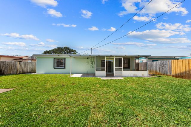 2105 Wellington Road, West Palm Beach, FL 33409