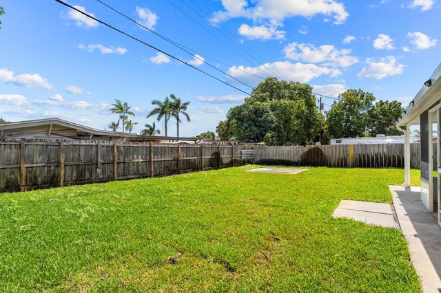 2105 Wellington Road, West Palm Beach, FL 33409