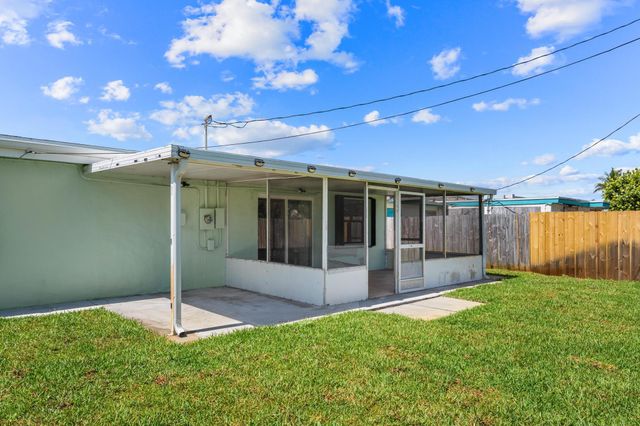 2105 Wellington Road, West Palm Beach, FL 33409