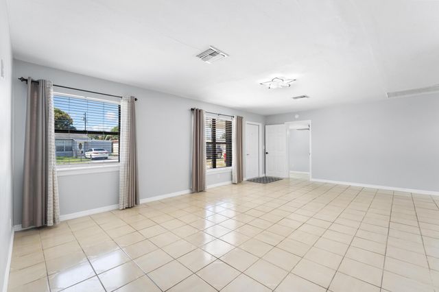 2105 Wellington Road, West Palm Beach, FL 33409