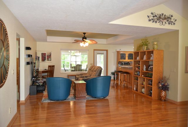 200 Micahs Xing, Reeds Spring, MO 65737